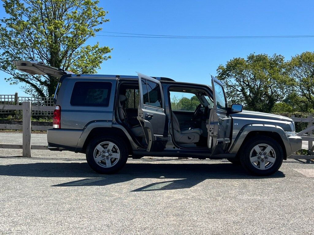 Jeep Commander 5.7 V8 Limited Hemi 5.7 Rare Model. 7 S Grey #6