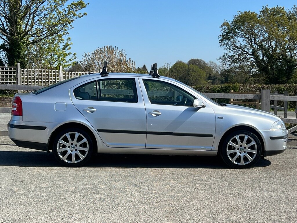 Skoda Octavia 2.0 Tdi Pd Laurin Klement Dsg Silver #5