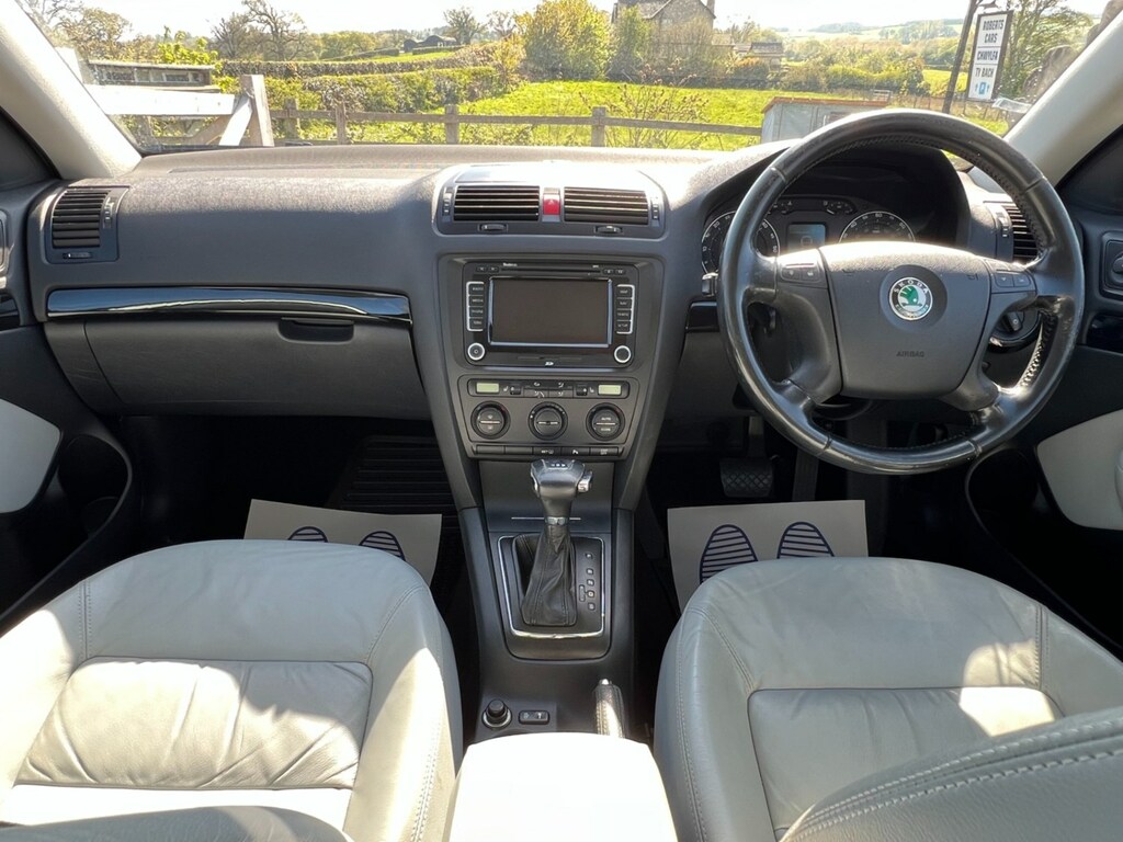 Skoda Octavia 2.0 Tdi Pd Laurin Klement Dsg Silver #4