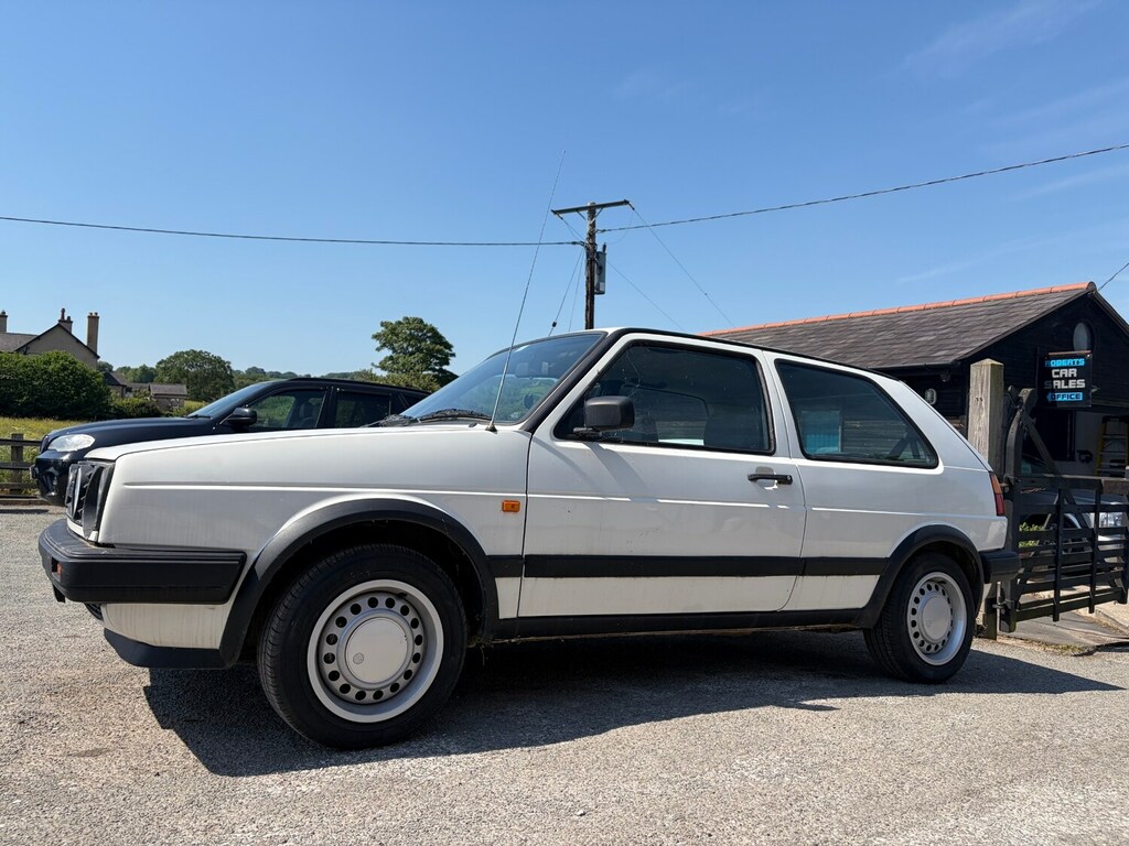 Volkswagen Golf 1.6Driver Rare 40,000 Miles Super Super White