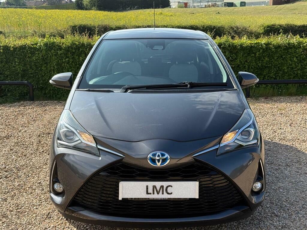 Toyota Yaris 1.5 Vvt-h Design E-cvt Euro 6 Ss HT17BWX Grey #4