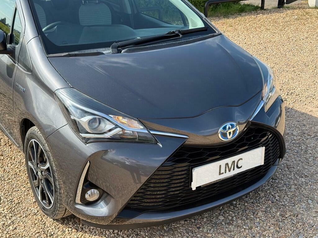 Toyota Yaris 1.5 Vvt-h Design E-cvt Euro 6 Ss HT17BWX Grey #3