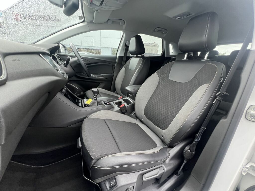 Vauxhall Grandland X Griffin Turbo D YIG6814 White #6