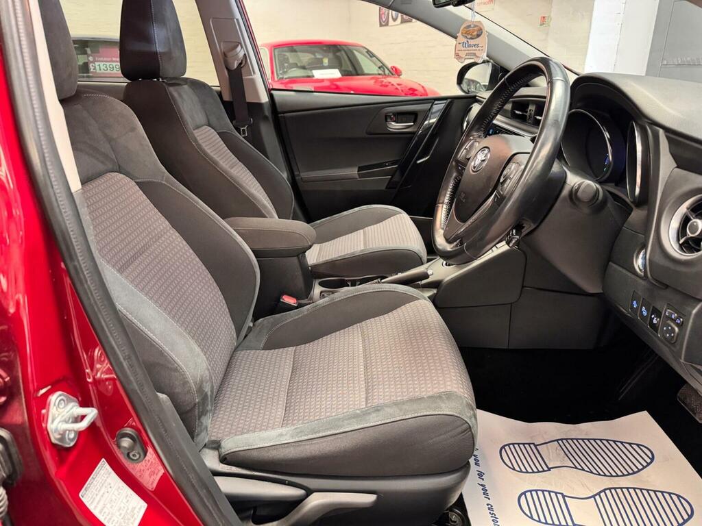 Toyota Auris 1.8 Vvt-h Design Touring Sports Cvt Euro 6 Ss 5 AF68AEZ Red #3