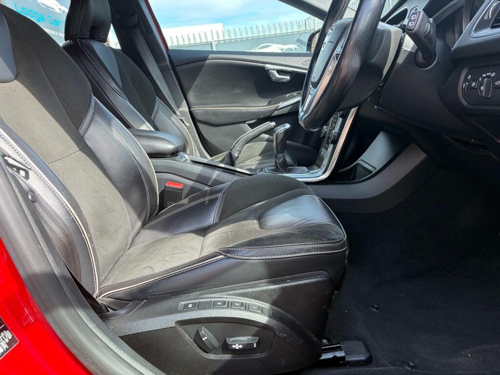 Volvo V40 2.0 D4 R-design Nav Euro 6 Ss AK64BVE Red #2