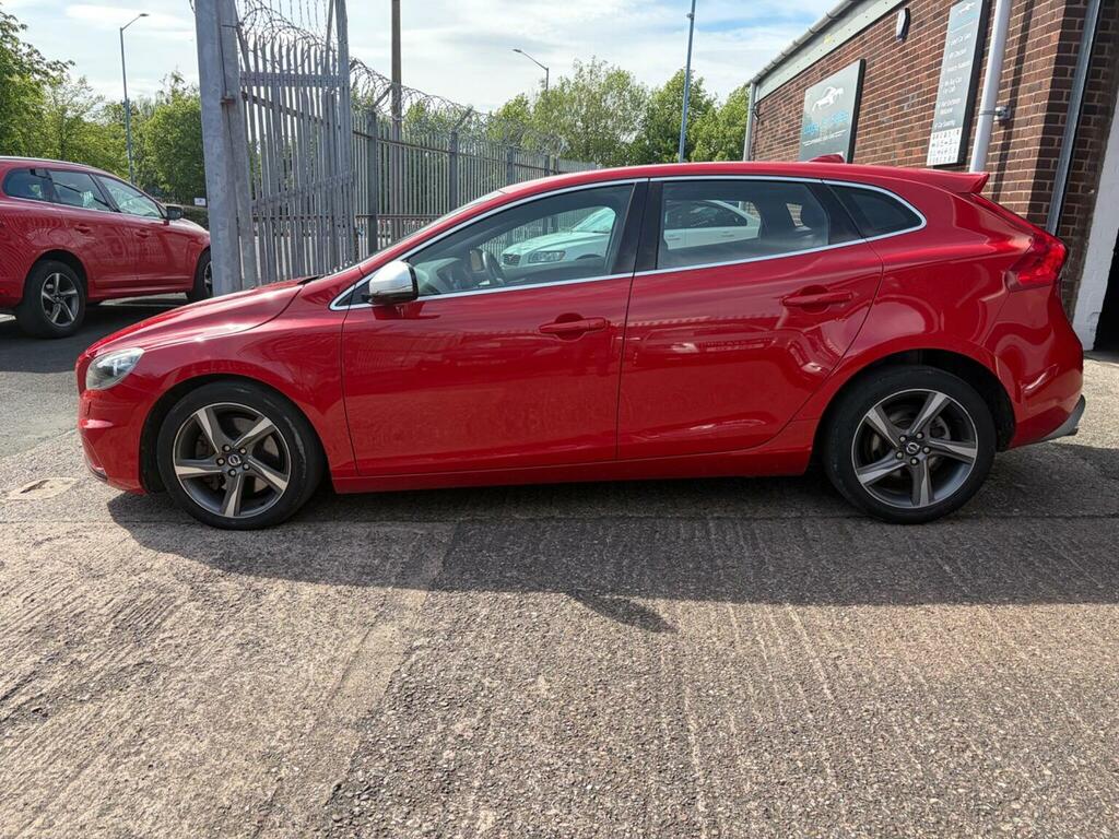 Volvo V40 2.0 D4 R-design Nav Euro 6 Ss AK64BVE Red #4