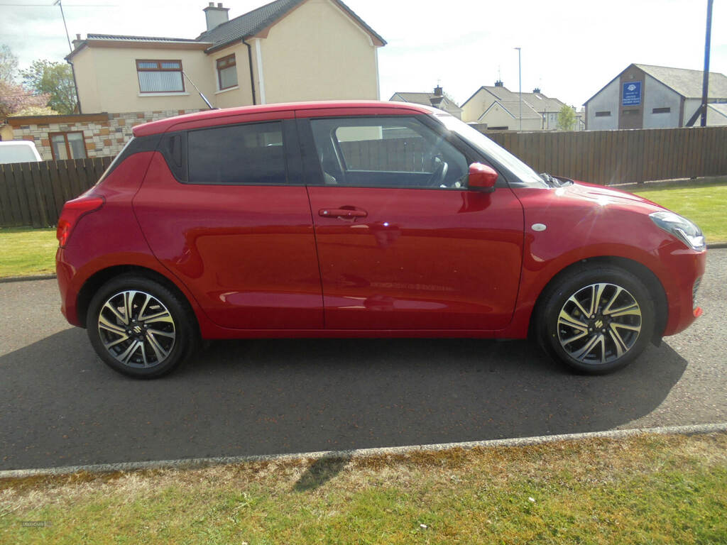 Suzuki Swift 1.2 Dualjet 83 12V Hybrid Sz-l KS72RWF Red #2
