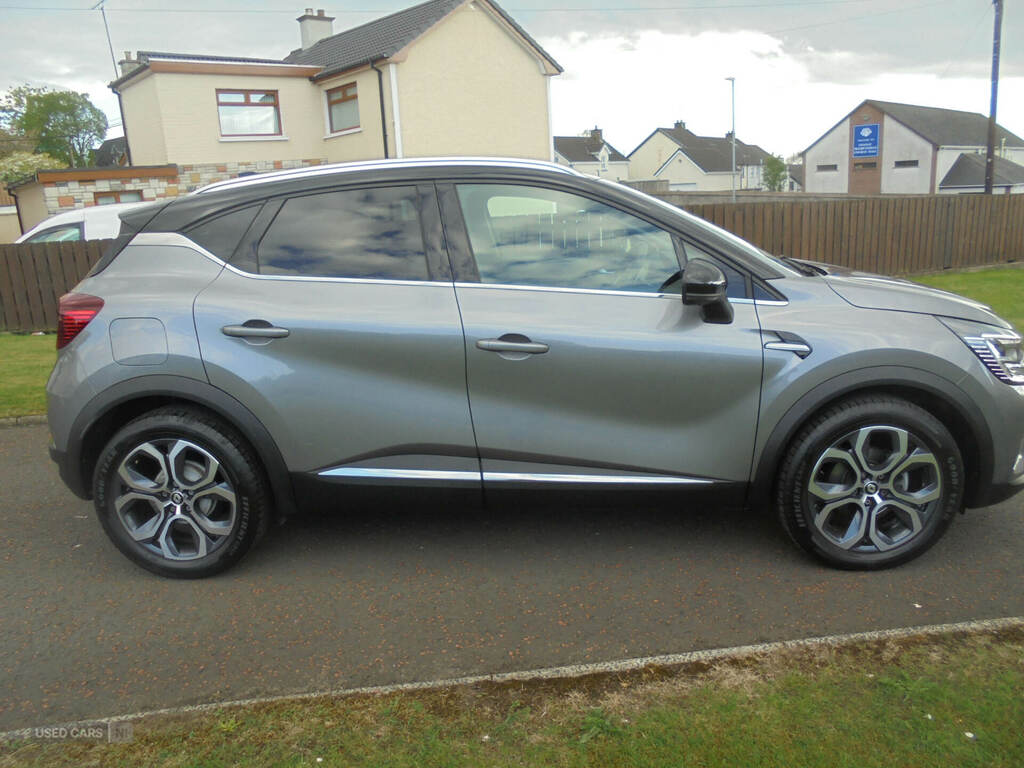 Renault Captur 1.0 Tce 90 Techno HN24GNF Black #2