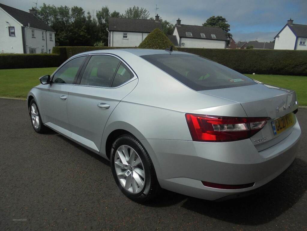 Skoda Superb 2.0 Tdi Cr 122 Se Dsg Silver #6