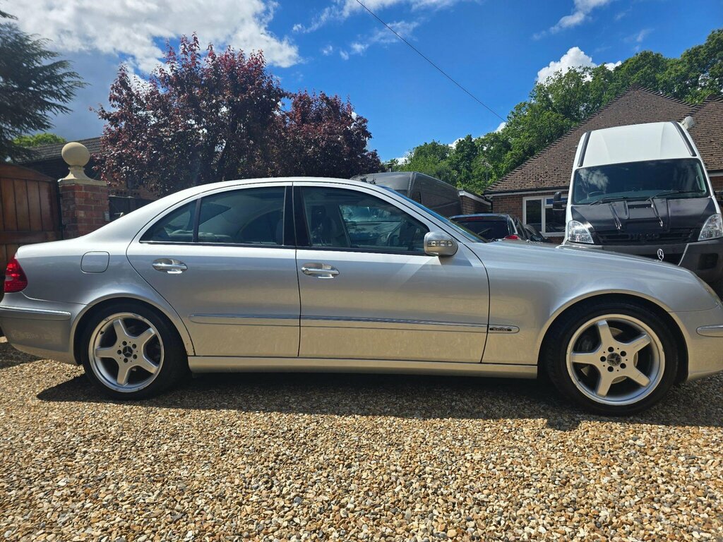 Mercedes-Benz E Class 5.0 E500 Elegance Silver #2