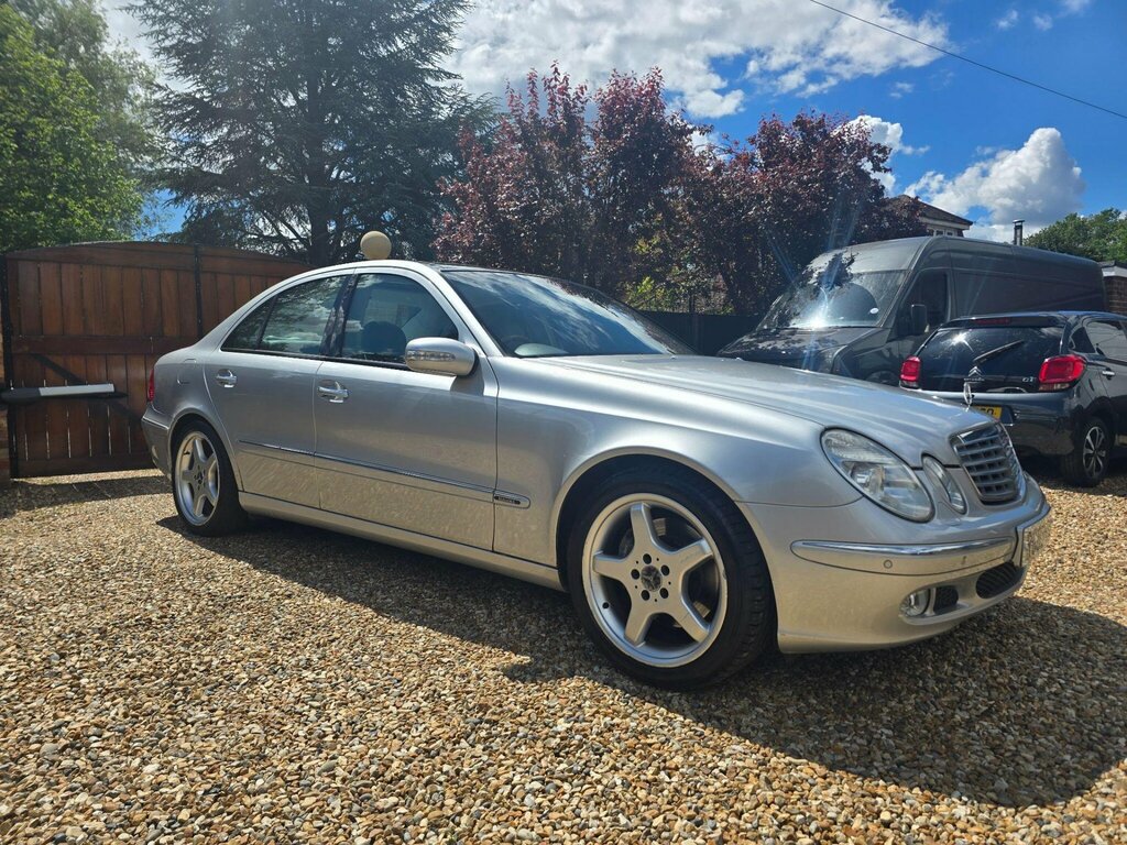 Mercedes-Benz E Class 5.0 E500 Elegance Silver
