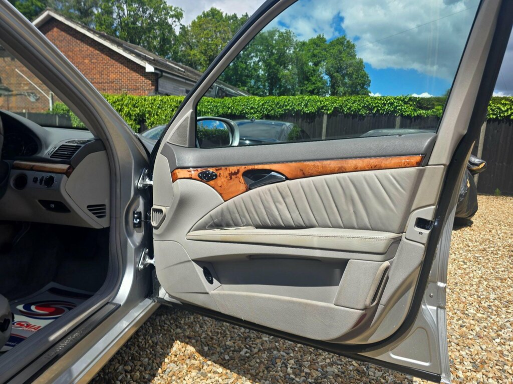 Mercedes-Benz E Class 5.0 E500 Elegance Silver #6