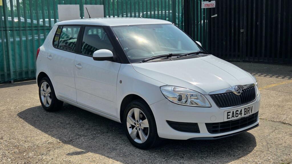 Skoda Fabia Hatchback EA64BRV White #5