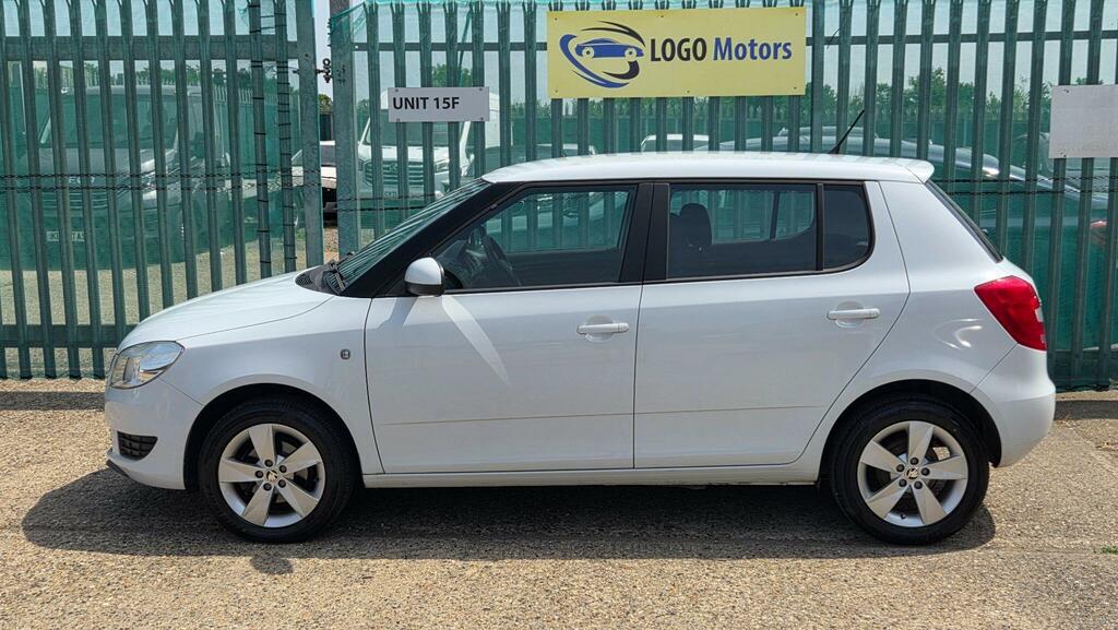 Skoda Fabia Hatchback EA64BRV White #6