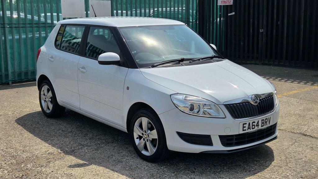 Skoda Fabia Hatchback EA64BRV White #2