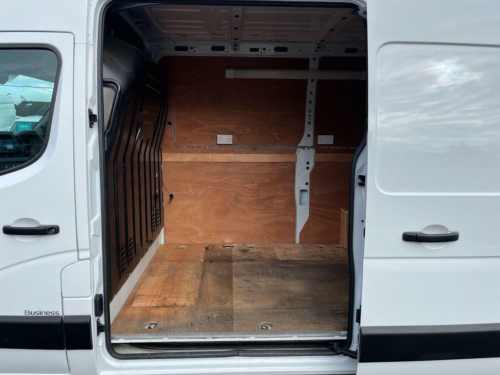 Renault Master 2.3 Dci 35 Business Fwd Mwb Medium Roof Euro 6 SD22DLK White #3