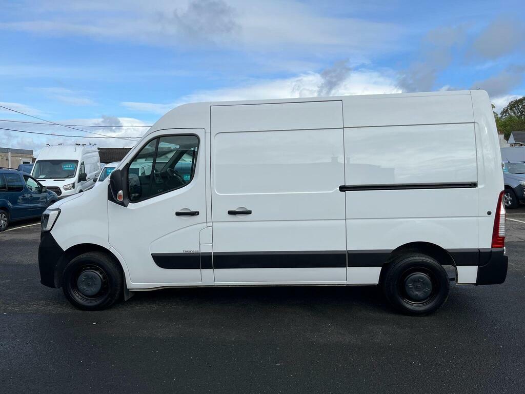 Renault Master 2.3 Dci 35 Business Fwd Mwb Medium Roof Euro 6 SD22DLK White #2