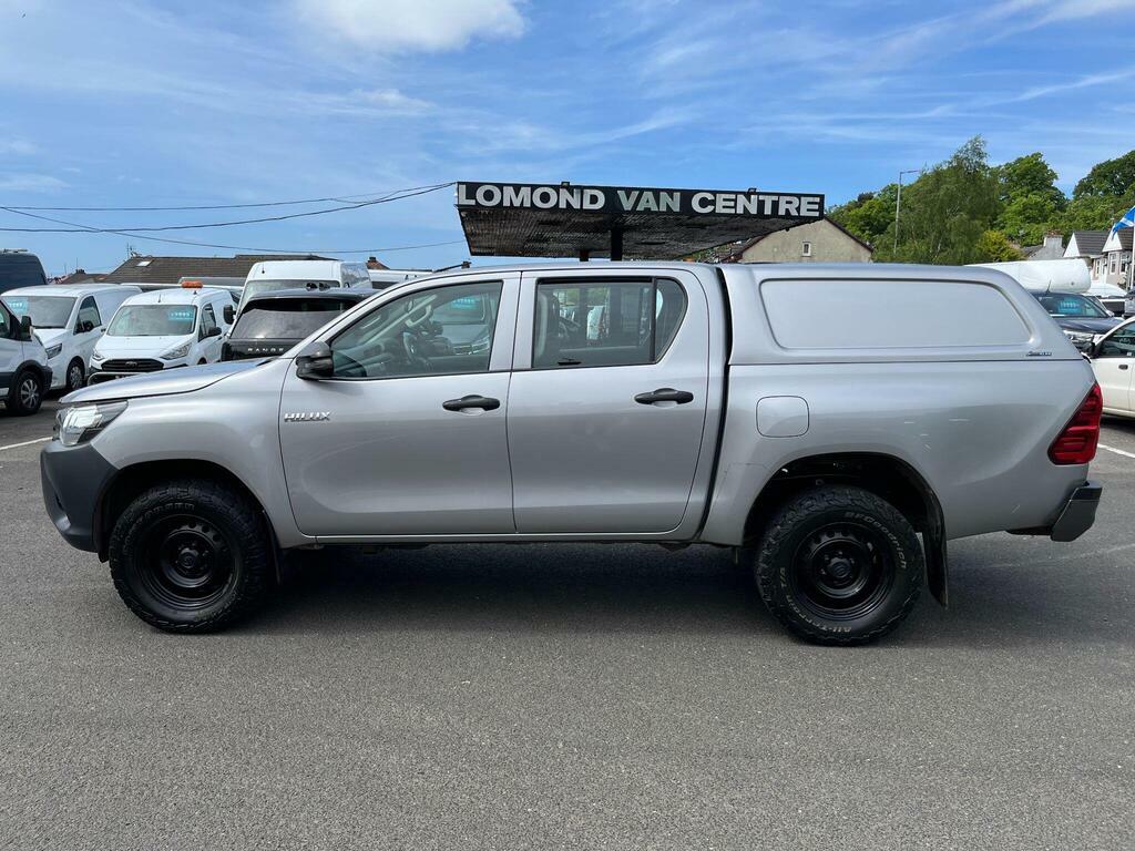 Toyota HILUX 2.4 D-4d Active 4Wd Euro 6 YS19CKP Silver #2