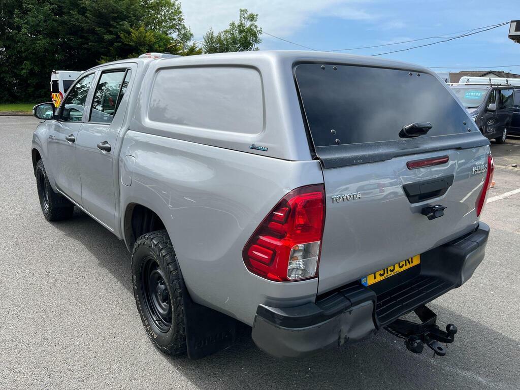 Toyota HILUX 2.4 D-4d Active 4Wd Euro 6 YS19CKP Silver #3
