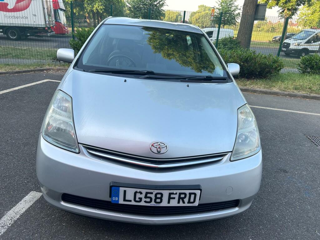 Toyota Prius 1.5 T3 Cvt Silver #2