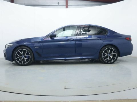 BMW 5 Series Saloon AU22FFX Blue #4