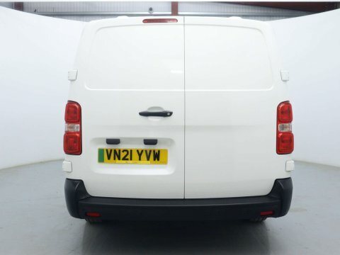 Vauxhall Vivaro Mpv VN21YVW White #6