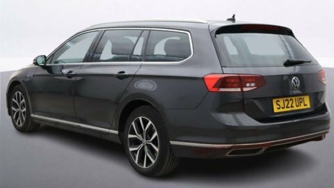 Volkswagen Passat Estate SJ22UPL Grey #3