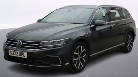 Volkswagen Passat Estate SJ22UPL Grey #2