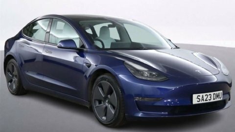Tesla Model 3 Saloon Blue