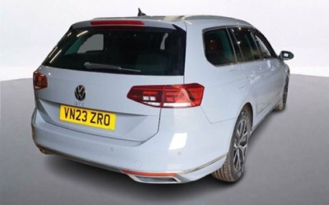 Volkswagen Passat Estate VN23ZRO Grey #3