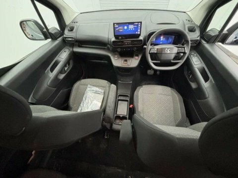 Vauxhall Combo Life Mpv GY74PMU Blue #4