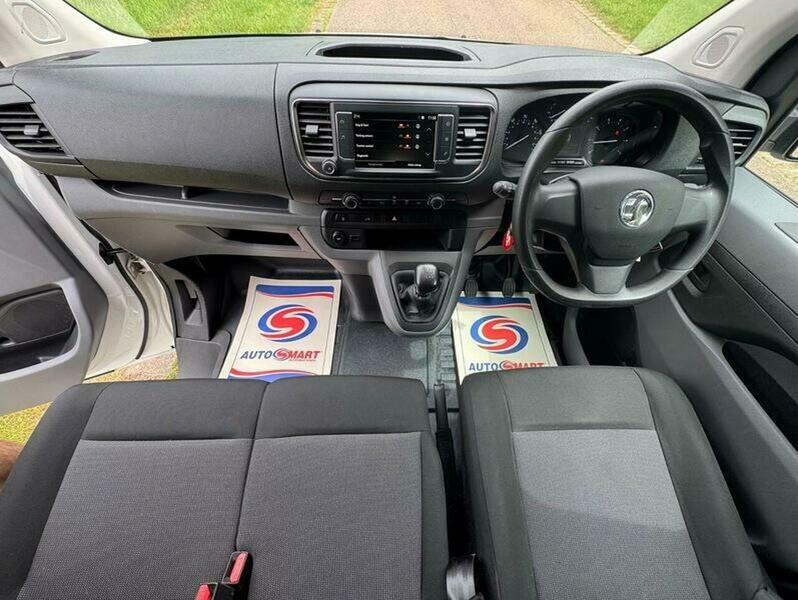 Vauxhall Vivaro 1.5 Turbo D 2900 YR22HBX White #2