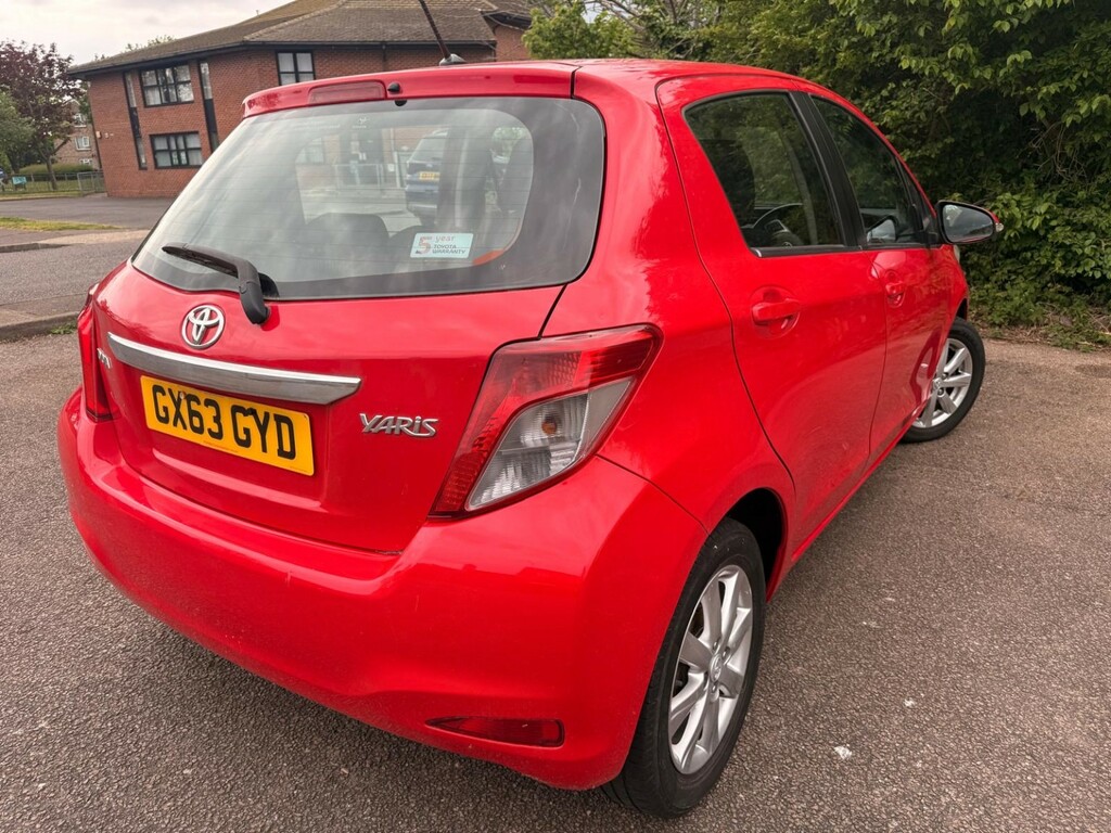 Toyota Yaris 1.3 Dual Vvt-i Tr GX63GYD Red #4