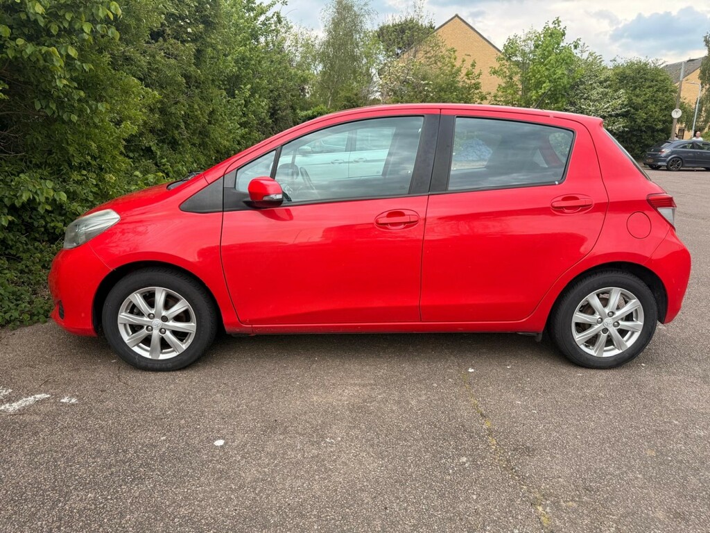 Toyota Yaris 1.3 Dual Vvt-i Tr GX63GYD Red #6