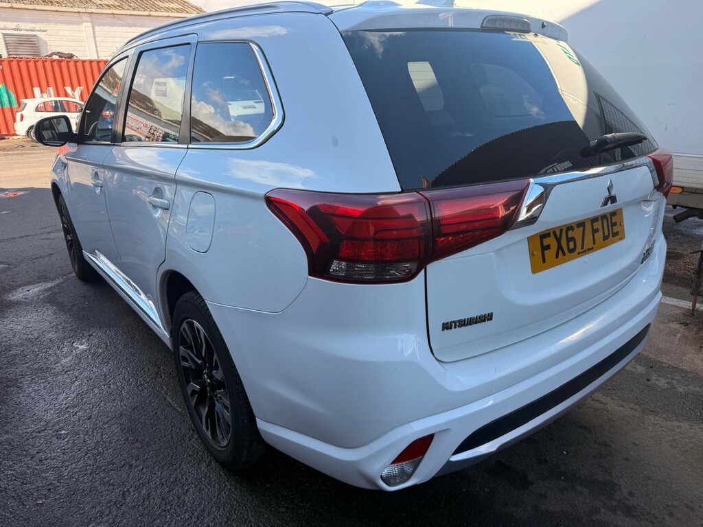 Mitsubishi Outlander 2.0 H 12Kwh 4H FX67FDE White #4