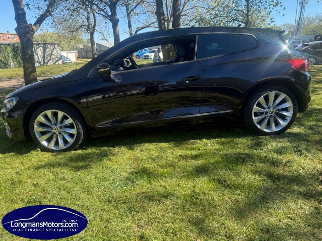 Volkswagen Scirocco 2L Gt Black #4