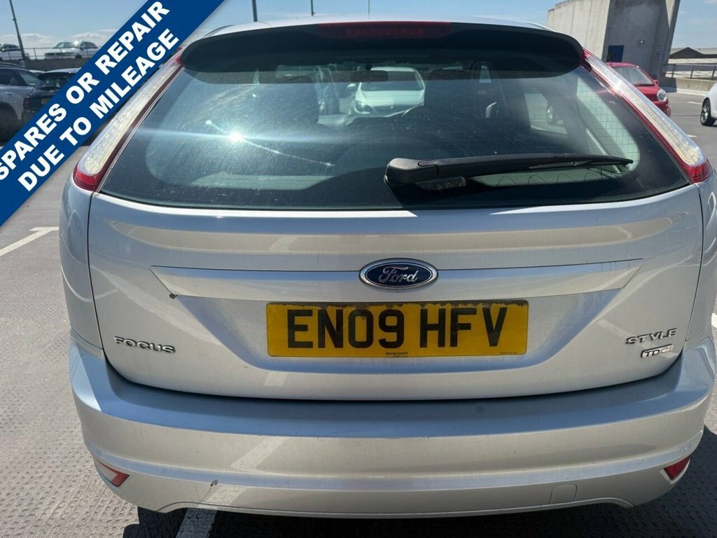 Ford Focus 1.6L Style Silver #5