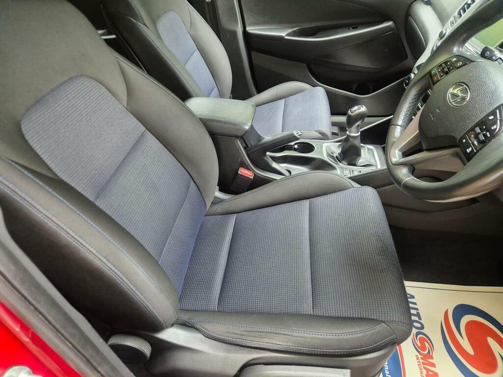 Hyundai Tucson 1.7 Crdi Blue Drive Se Nav Euro 6 S S SC66EYT Red #4