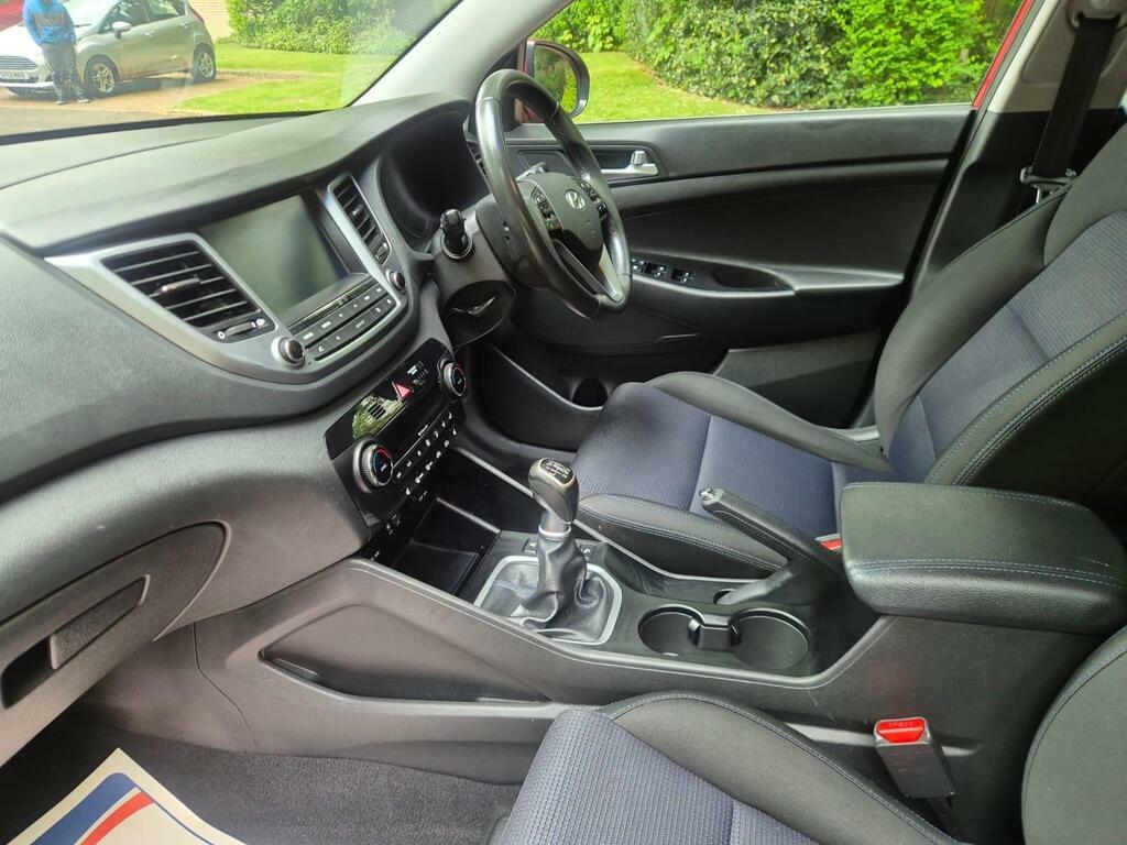 Hyundai Tucson 1.7 Crdi Blue Drive Se Nav Euro 6 S S SC66EYT Red #2