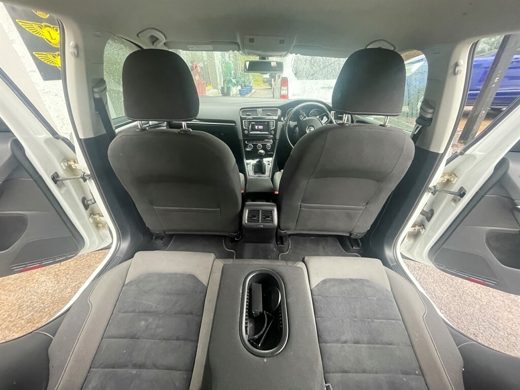 Volkswagen Golf Gt Tdi Bluemotion Technology  White #4