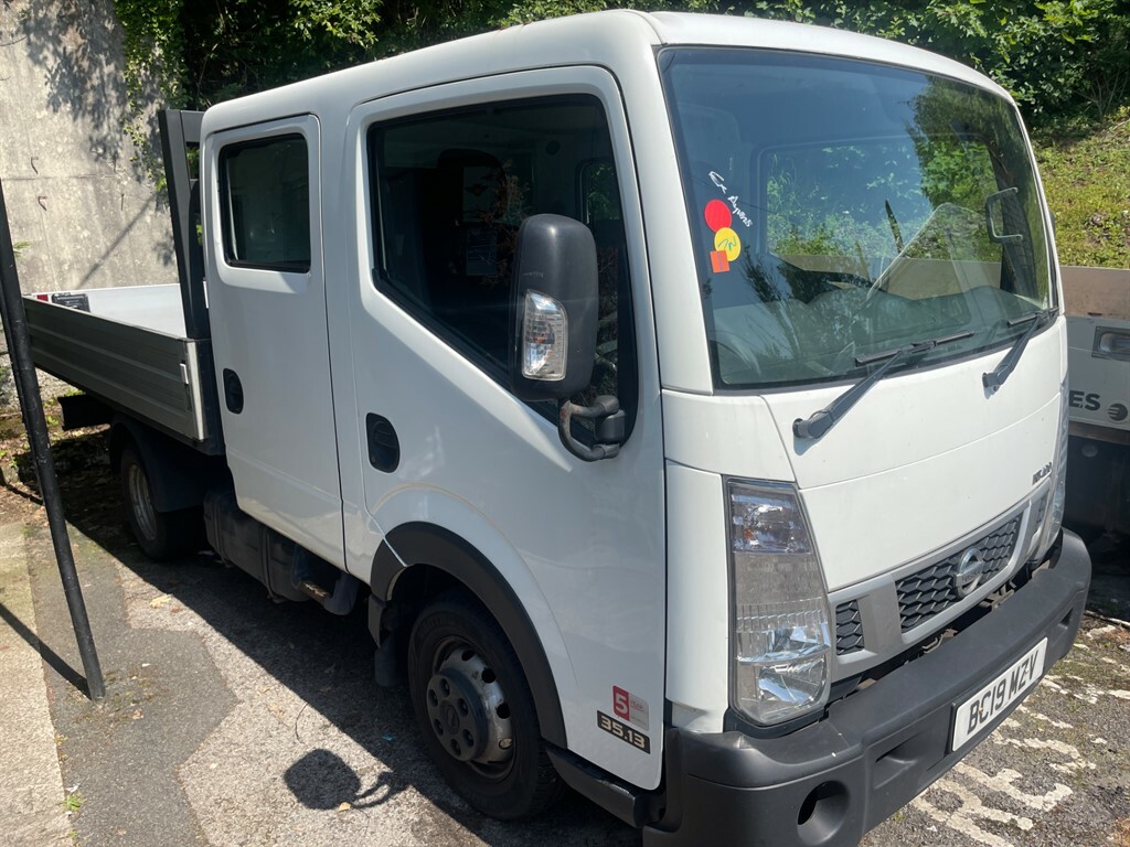 Nissan NT400 Dci 35.13Dropside Crew-cab White