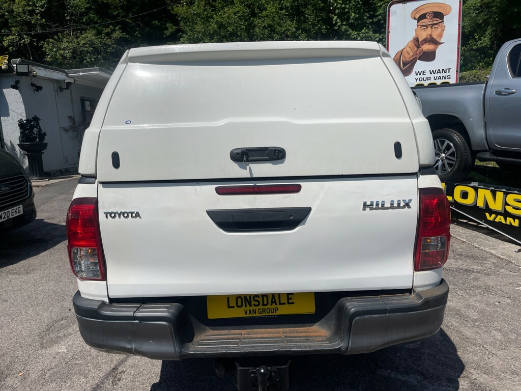 Toyota HILUX Active 4Wd D-4d Dcb NL20TVE White #5