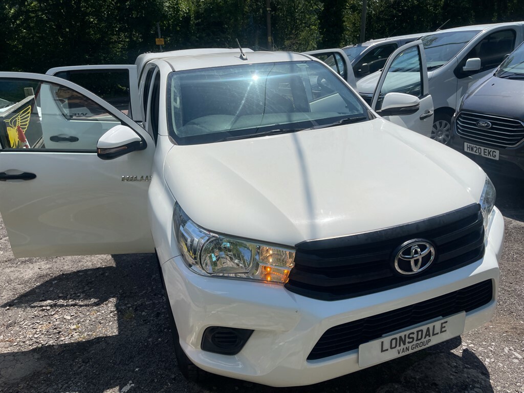 Toyota HILUX Active 4Wd D-4d Dcb NL20TVE White #2