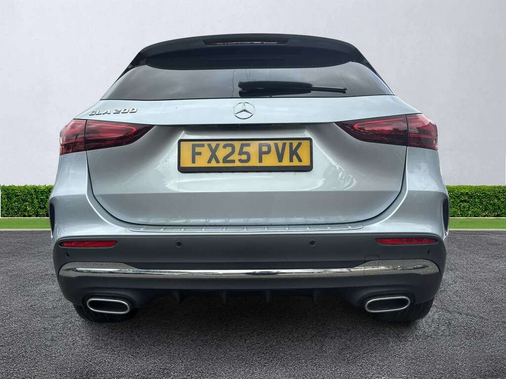 Mercedes-Benz GLA Class Gla 200 Amg Line Executive Silver #4
