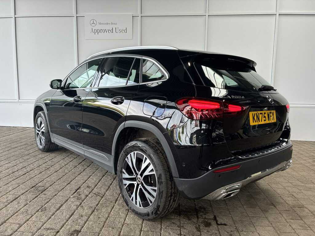 Mercedes-Benz GLA Class Gla 200D Sport Executive KN75WFX Black #2