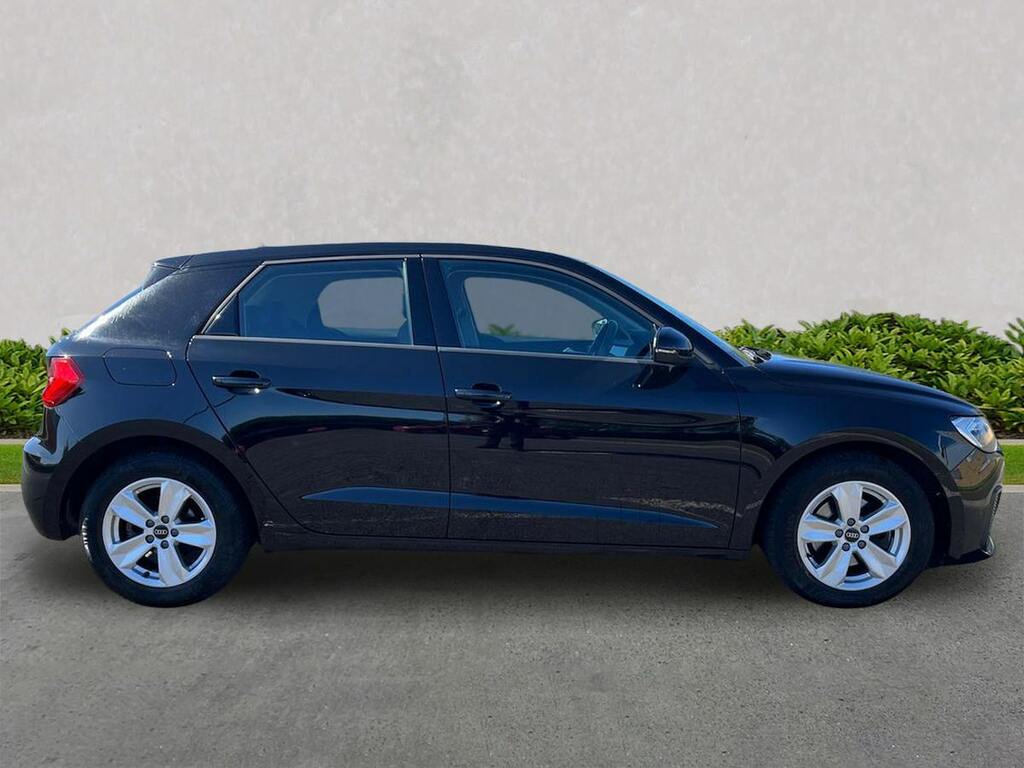 Audi A1 30 Tfsi 110 Technik NJ23KDO Black #3