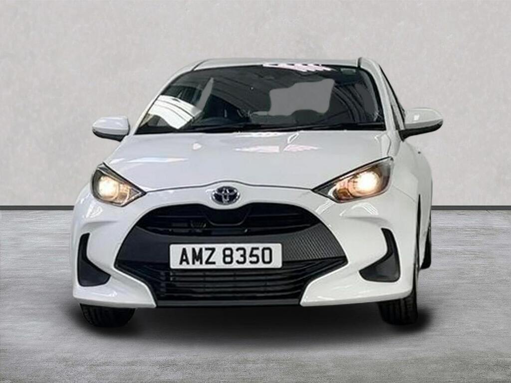 Toyota Yaris 1.5 Vvt-h Icon Hatchback Hybrid E-cvt E AMZ8350 White #5