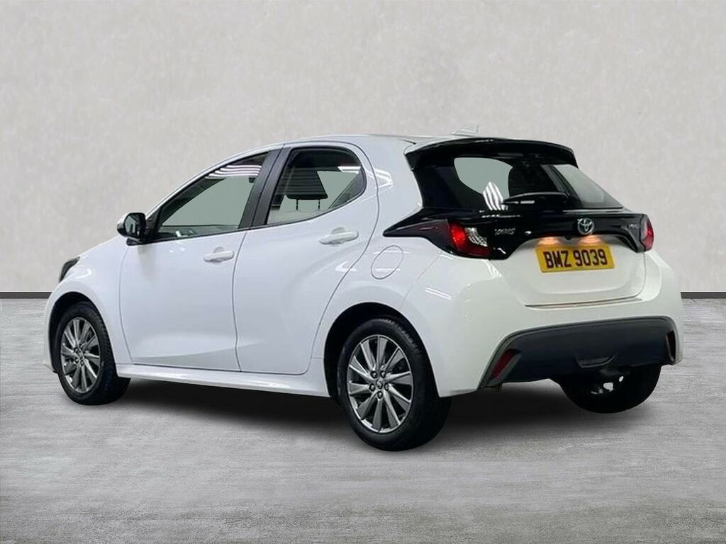 Toyota Yaris 1.5 Vvt-h Icon Hatchback Hybrid E-cvt E BMZ9039 White #2
