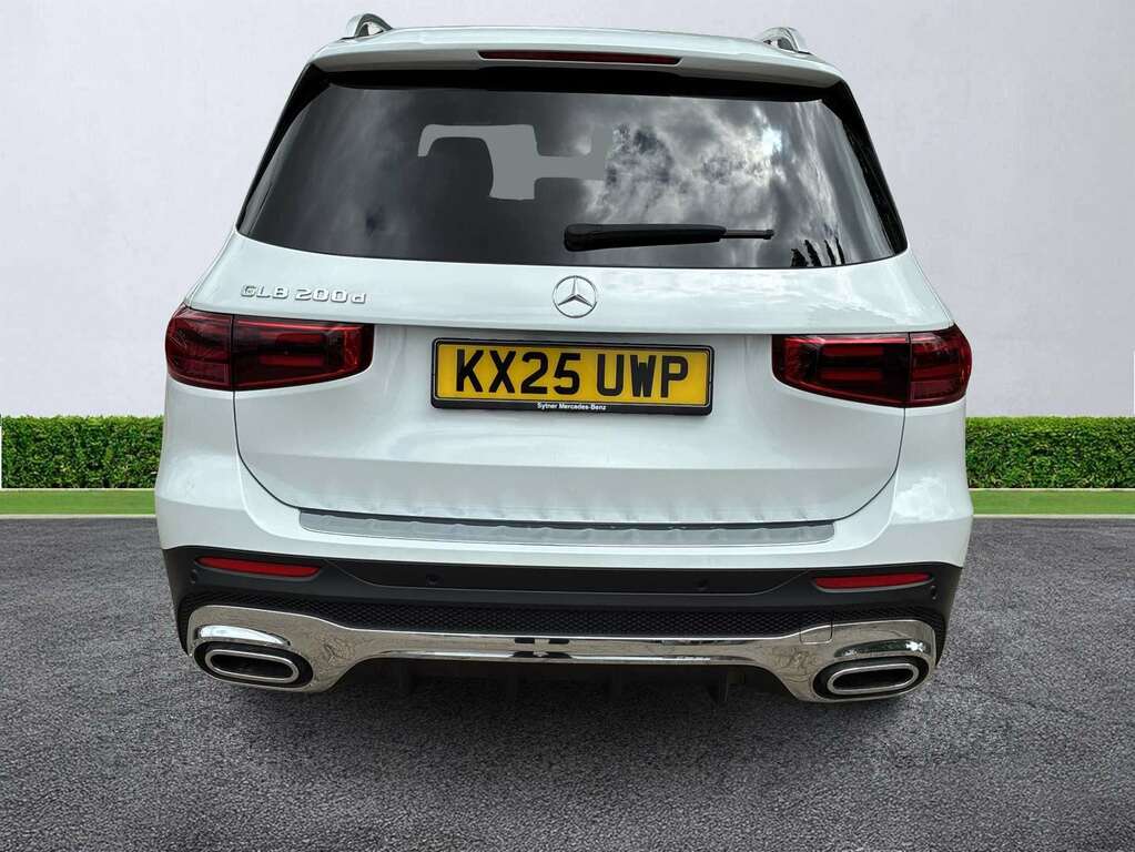Mercedes-Benz GLB Class Glb 200D Amg Line Premium 8G-tronic KX25UWP White #3