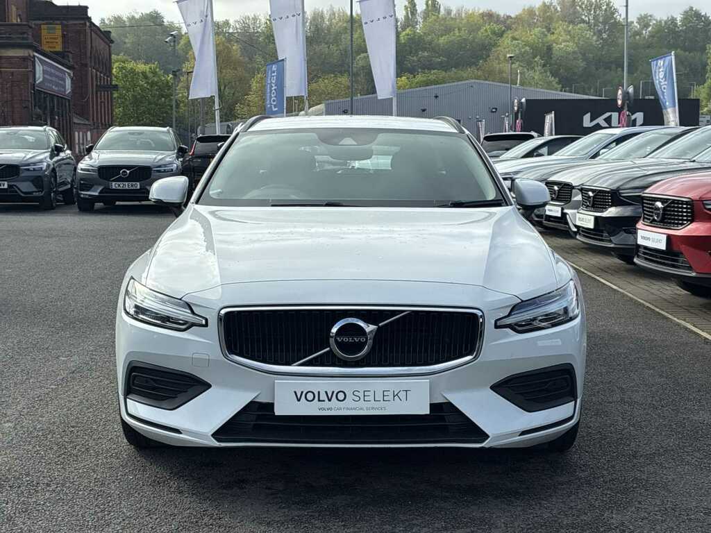 Volvo V60 2.0 B3p Momentum 7 Speed White